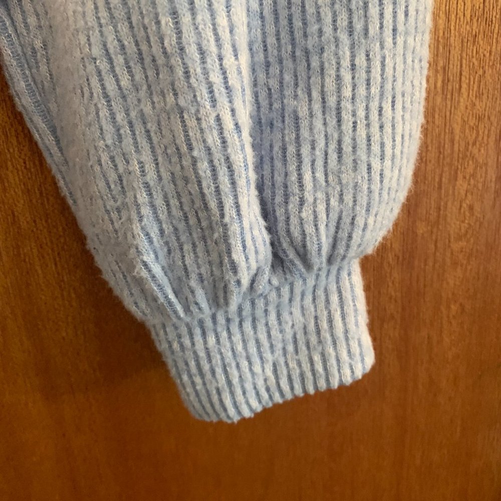 Cropped Sweater - Picture 3 of 4